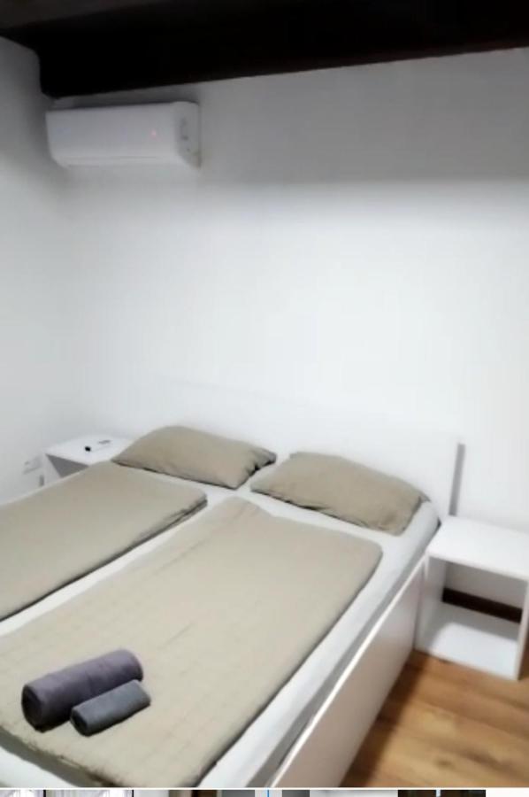 Lenilenii Bungalow Jajce Luaran gambar