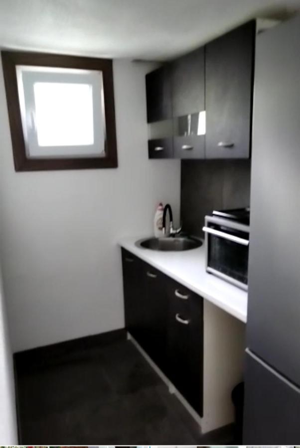 Lenilenii Bungalow Jajce Luaran gambar