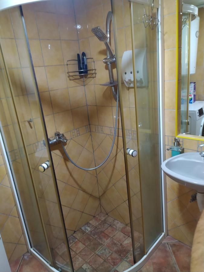Lenilenii Bungalow Jajce Luaran gambar